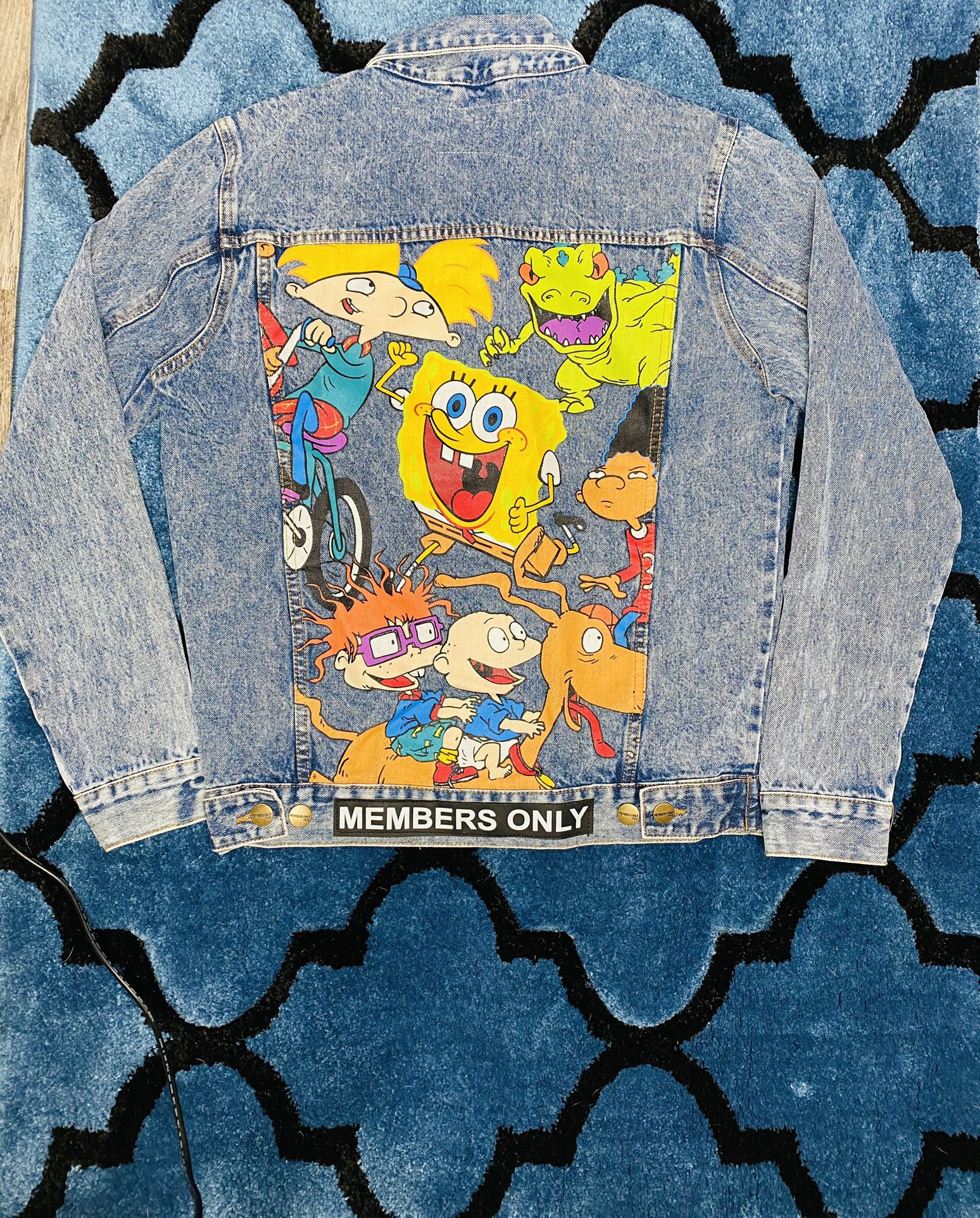 Members Only Nickelodeon SpongeBob Denim Jean Jacket Mens Size small  Brand new  100% members only  Made in Bangladesh  Fast shipping 