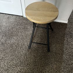Foldable stool 