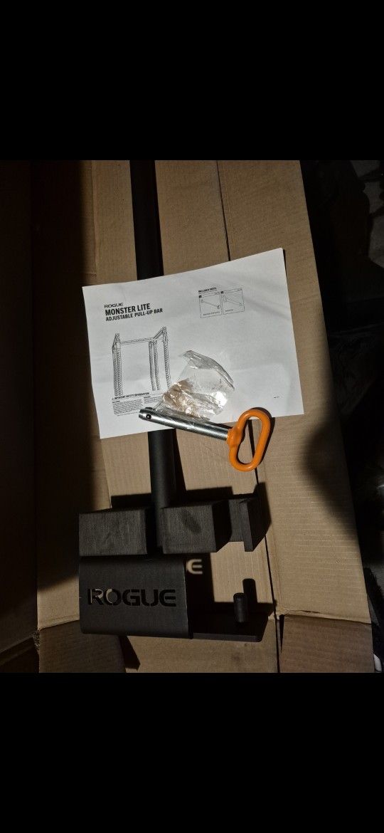 Rogue Adjustable Pull Up Bar