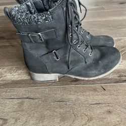Women’s Lace Up Boots