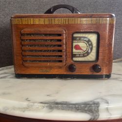 Vintage General Radio 524 Tube Radio Wooden Cabinet