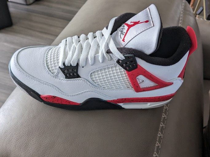 Jordan Retro 4, Red Cement Size 8.5