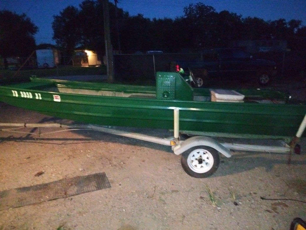 16ft aluminum boat with center console