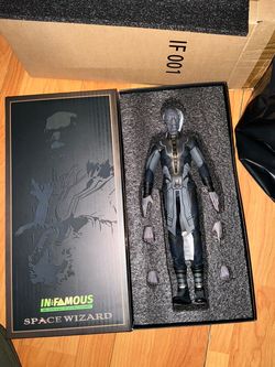 Infamous Starwizard aka 1/6th Scale Ebony Mau