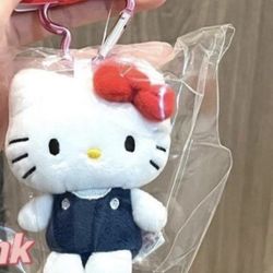 Hello Kitty Plush Keychain 