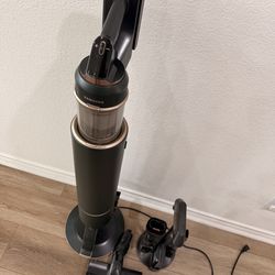 Samsung Bespoke cordless stick vacuum with charging station