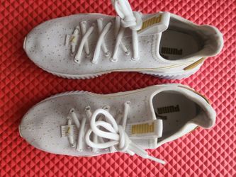 Puma Size 8.5 Gold And White