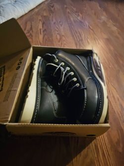 Avenger steel toe boots size 9