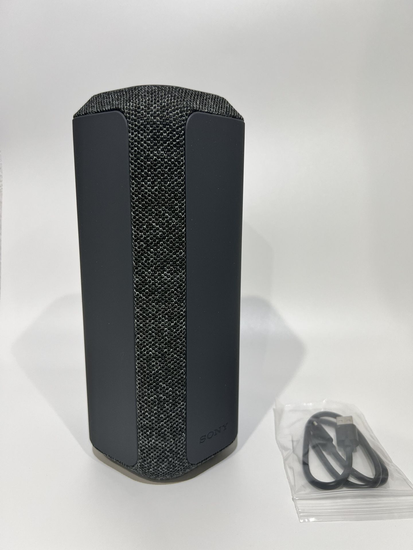 Sony - XE300 Portable Waterproof and Dustproof Bluetooth Speaker - Black