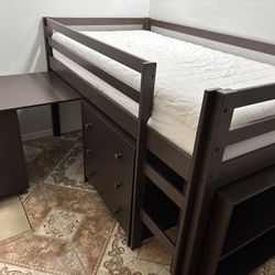 Kids Twin Loft Bed w/ Pull-Out Desk (Espresso) – Barely Used