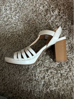 White Mountain White Block Heels – Size 6W