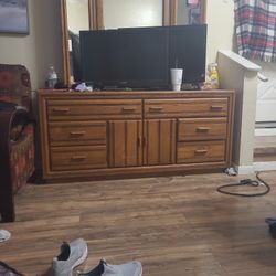 2 Flat Screens 60$ Work Great Not Smart Tvs