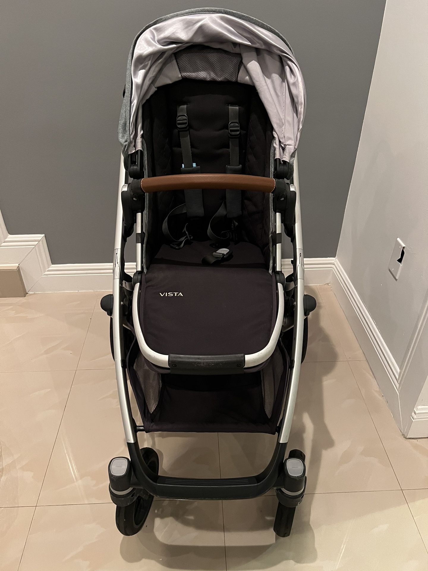 Uppa baby Vista With bassinet And Piggyback Stroller Board And Mesa Car seat 