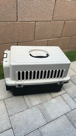 Pet Carrier / Dog Crate - Good Condition - Metal Door