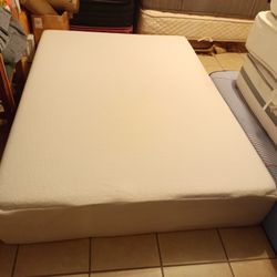 Full Size Memory Foam Mattress And Box Spring 