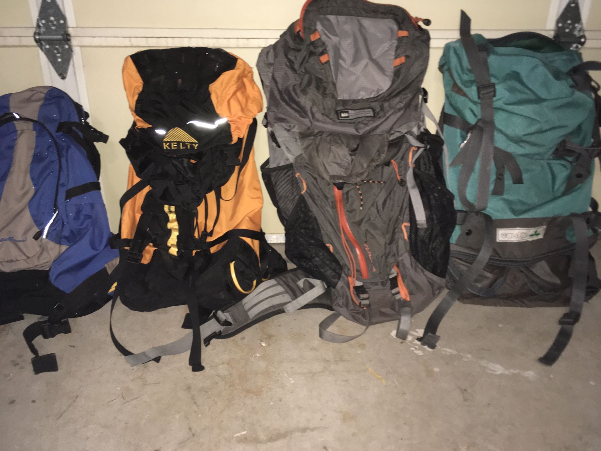 Internal frame pack hiking backpacking Kelty REI