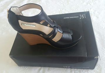 INC shoe size 9.5