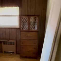 Beautifully Crafted Vintage Mahogany Cabinet 