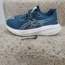 Asics Cumulus 26 Running Shoe