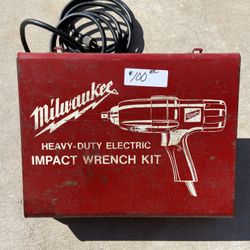 Milwaukee Heavy Duty Impact Wrench Kit