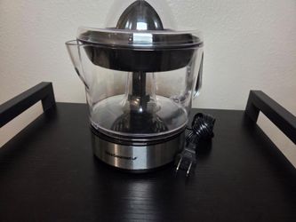 Electric Citrus Juicer of 24 oz Black/ Stainless Steel