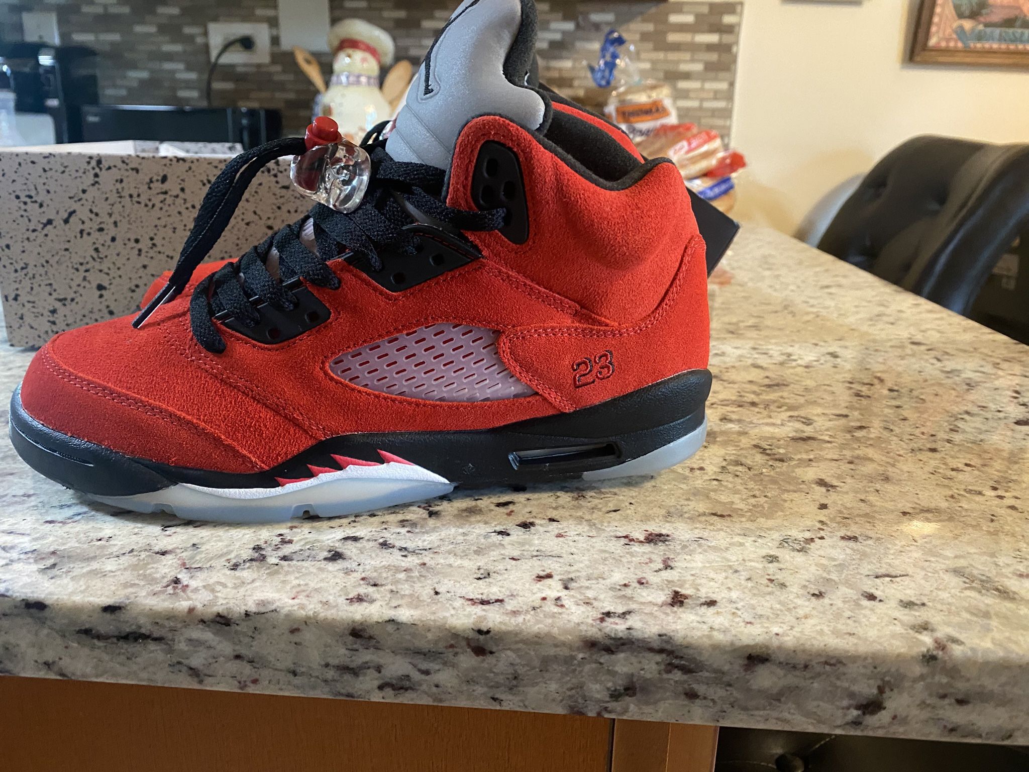 Jordan Retro 5 Size 7y