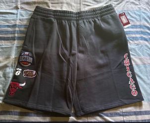 Mitchell and ness bulls shorts size XXL