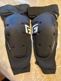 Used Black G-Form Smartflex Knee Pads Size XS. $20 Retail $75.00