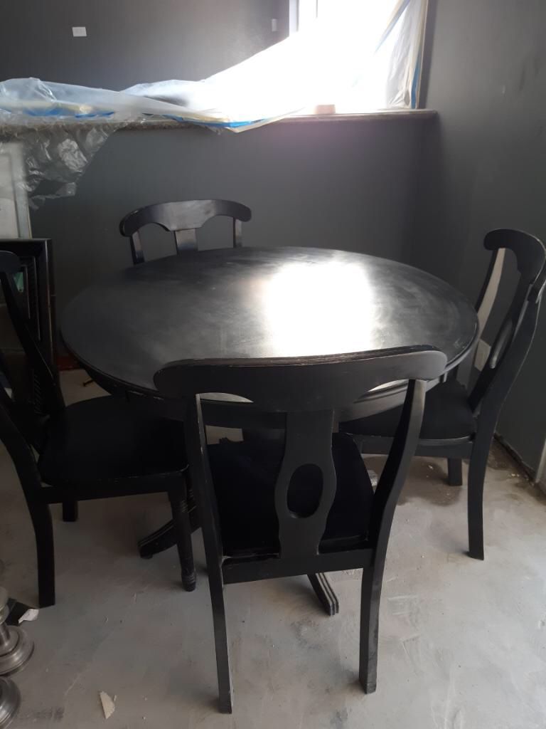 MOVING SPECIAL Dining table set