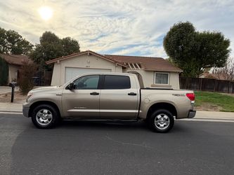 2008 Toyota tundra crewmax original owner 5.7