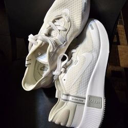 WOMEN NIKE