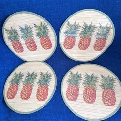Set Of Four Like New Bamboo Look Pineapple Placemats 