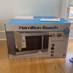 New Microwave  -Hamilton Beach