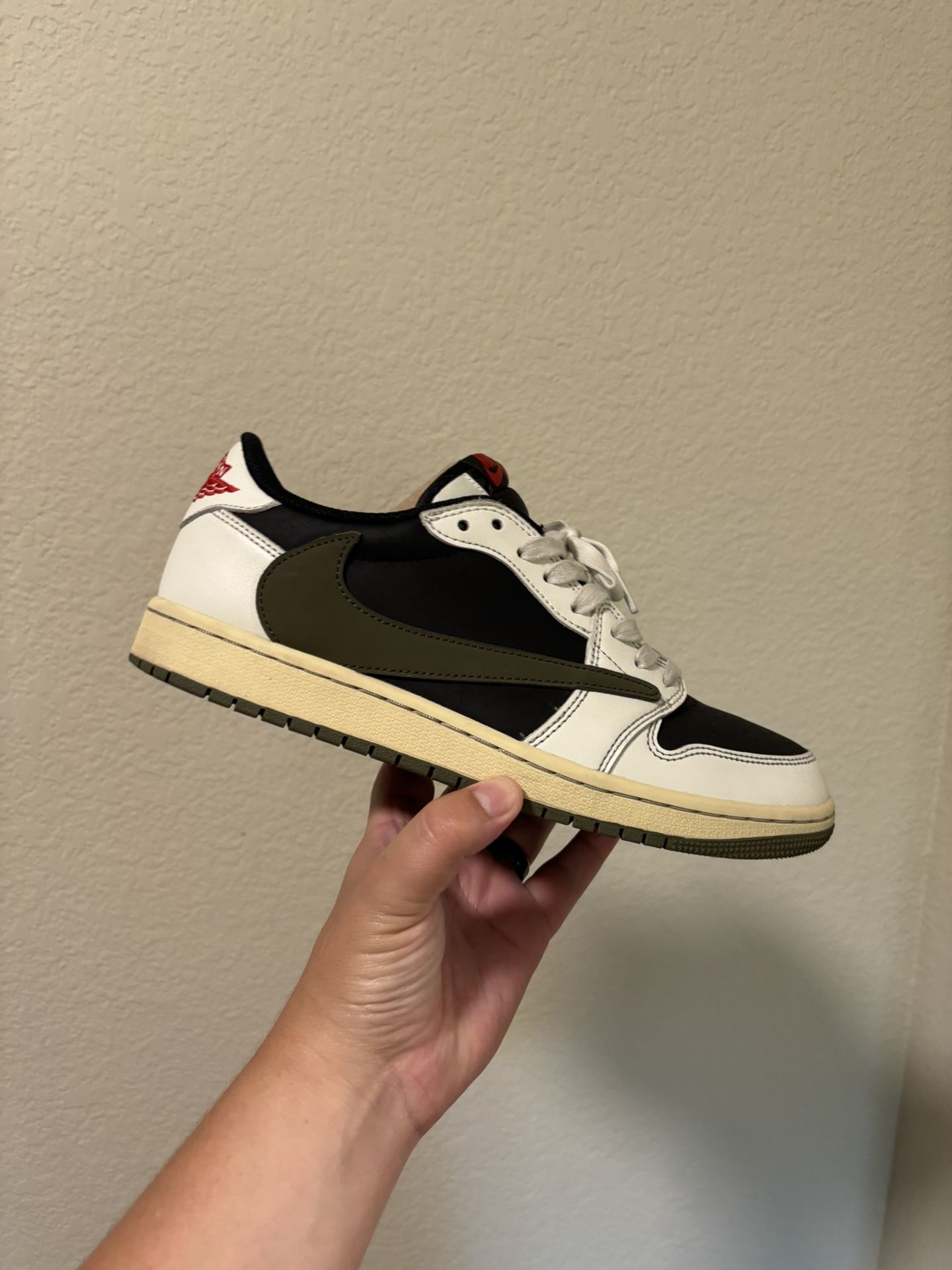 Jordan Retro 1 Low Travis Olive