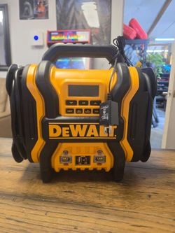 DeWalt Portable Air Compressor Inflator panchos tools