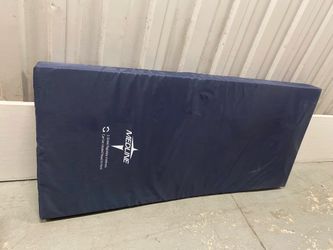 Medline Advantage Therapeutic Homecare Foam Mattress 36in x 80in x 6in. $229 Retail price