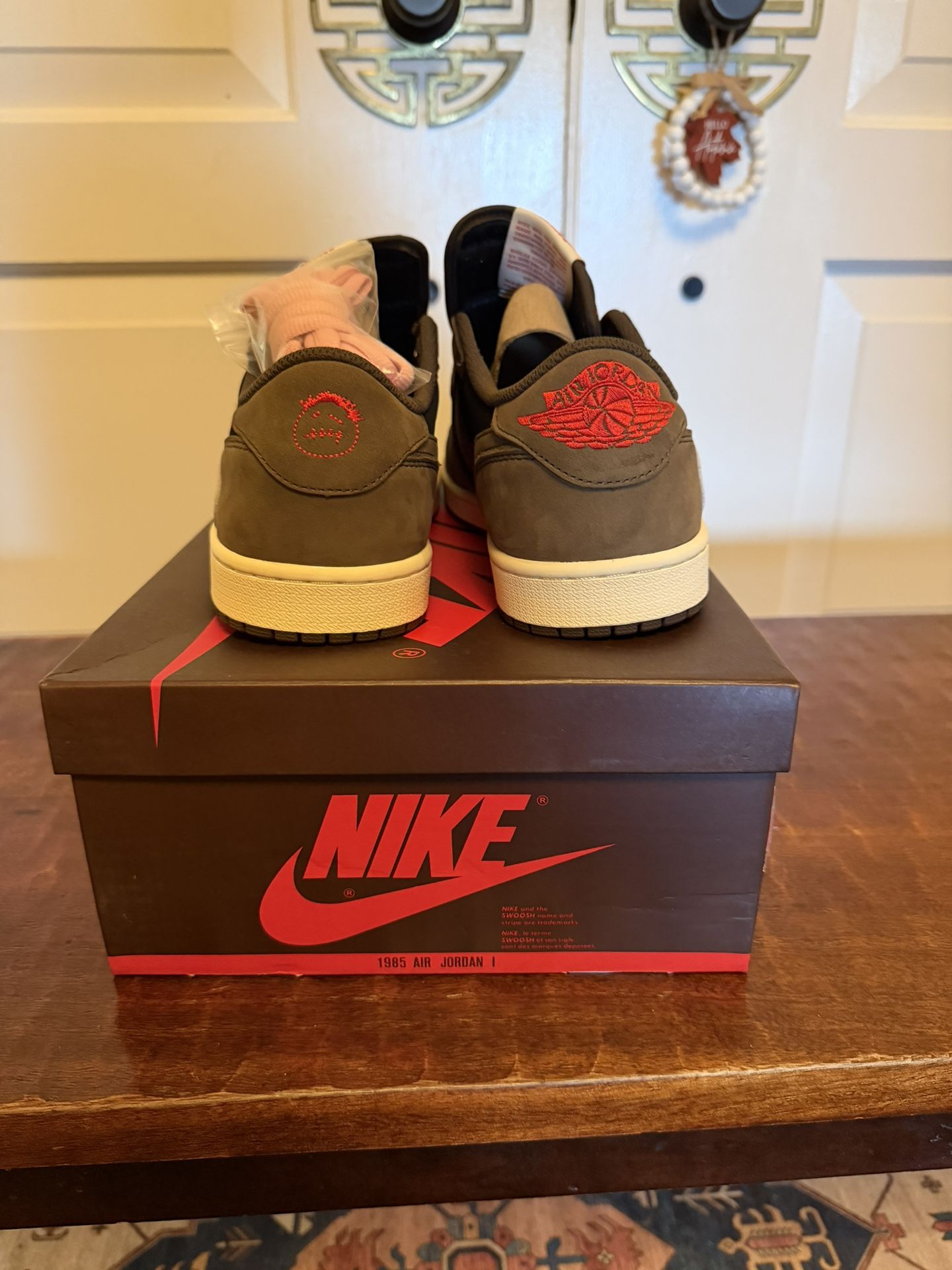 Travis Scott Jordan 1 Low Brand New
