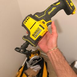 Dewalt 2.0 Circular Saw And Sawzall 