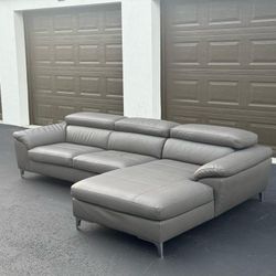 🛋️ Sectional Sofa/Couch - LIKE NEW -  Perazzi - Delivery Available 🚛