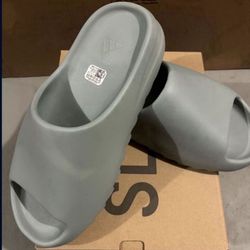 Salt Color, Adidas Yeezy Slides  Size 10M