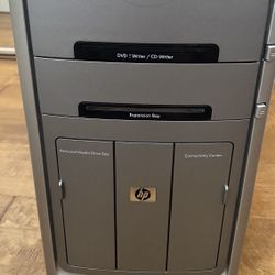 Vintage HP PC With Windows XP