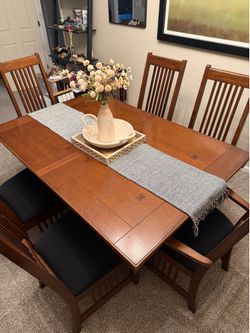 Dining Table & Chair Set