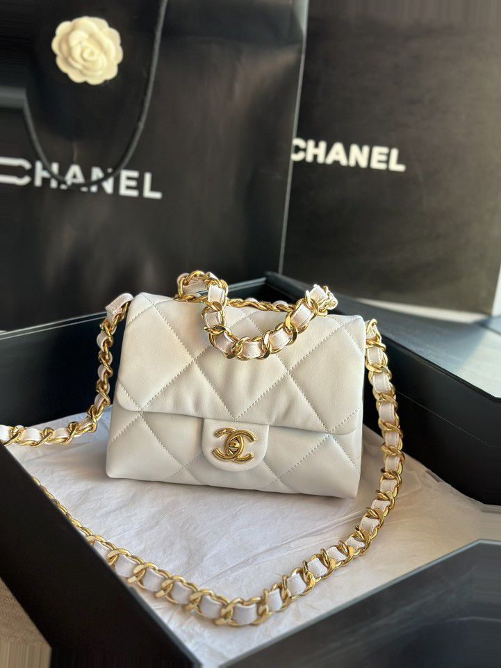 chanel white crossbody handbag