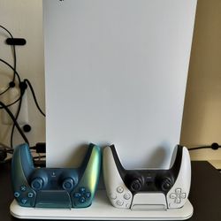 PS5 Bundle – Excellent Condition (2 Controllers + 2 Games)