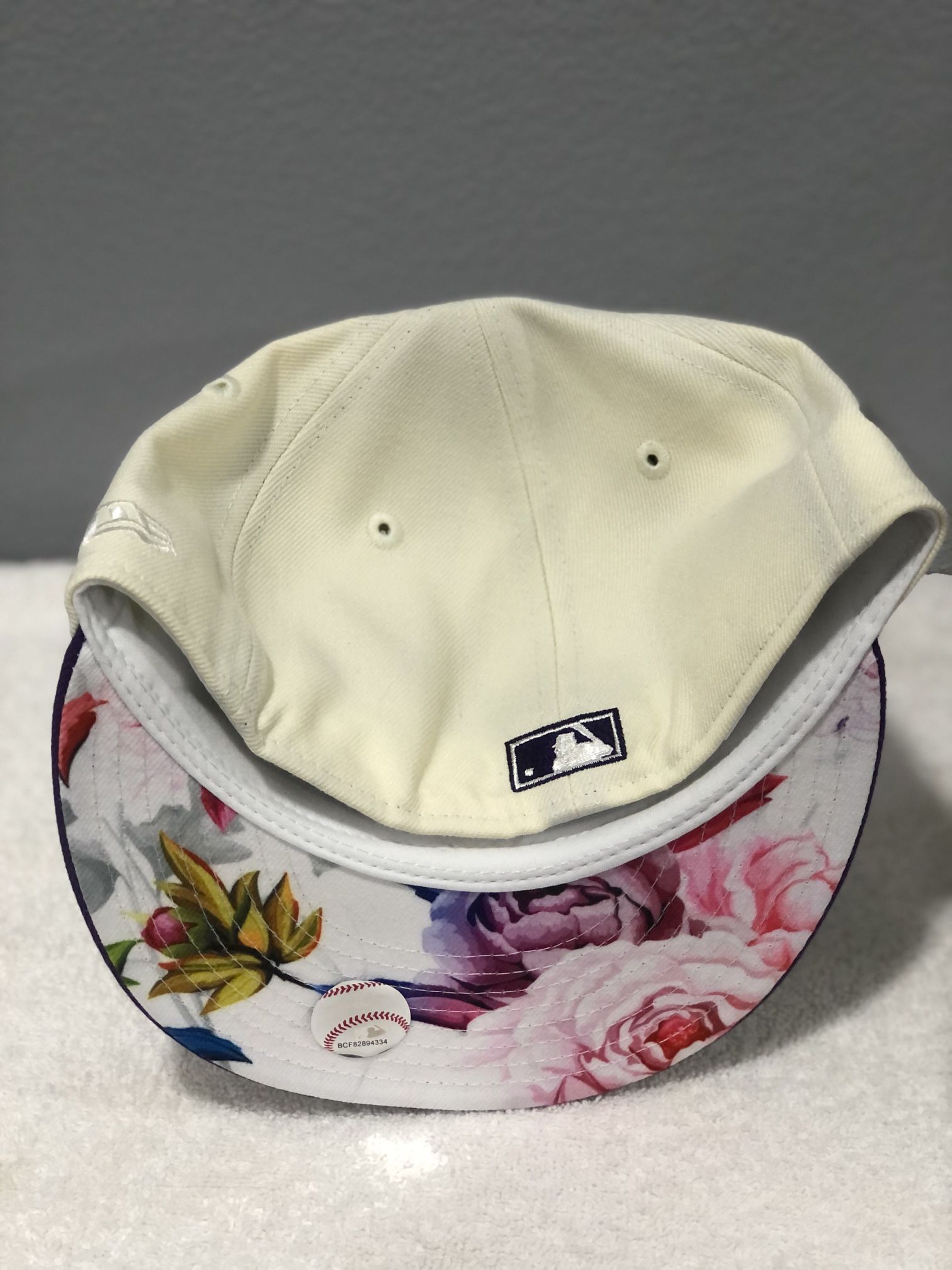 Boston Red Sox Exclusive Fitted Hat for Sale in Ontario, CA - OfferUp