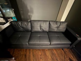 88” Modern 3-Seater Sofa – Black – Like New