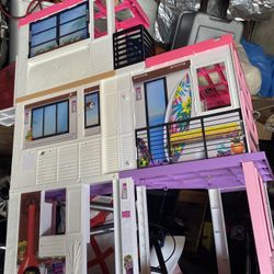 Doll House Lights Up