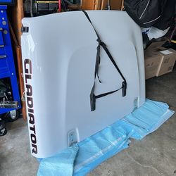 2022 Jeep jl or jt hood in great condition
