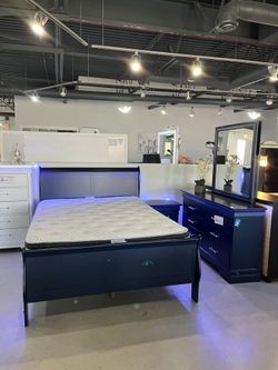 Stylish 6 pc bedroom set in bold blue finish w/ LED accent lighting and acrylic hardware