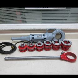 Ridgid 700 Handheld Pipe Threader & Die Set